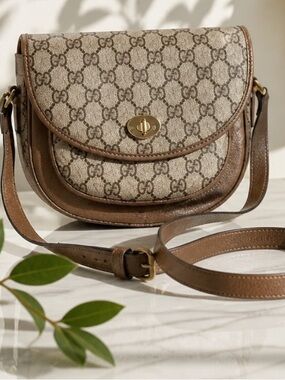 Authentic Gucci Shoulder /Crossbody Bag.